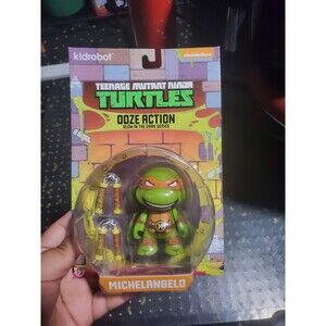 Teenage Mutant Ninja Turtles Michelangelo Kidrobot Ooze Action Glow in Dark TMNT
